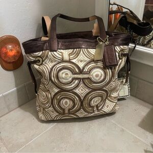 COACH - Audrey op art swirl in cream and brown cloth tote- 17044- EUC